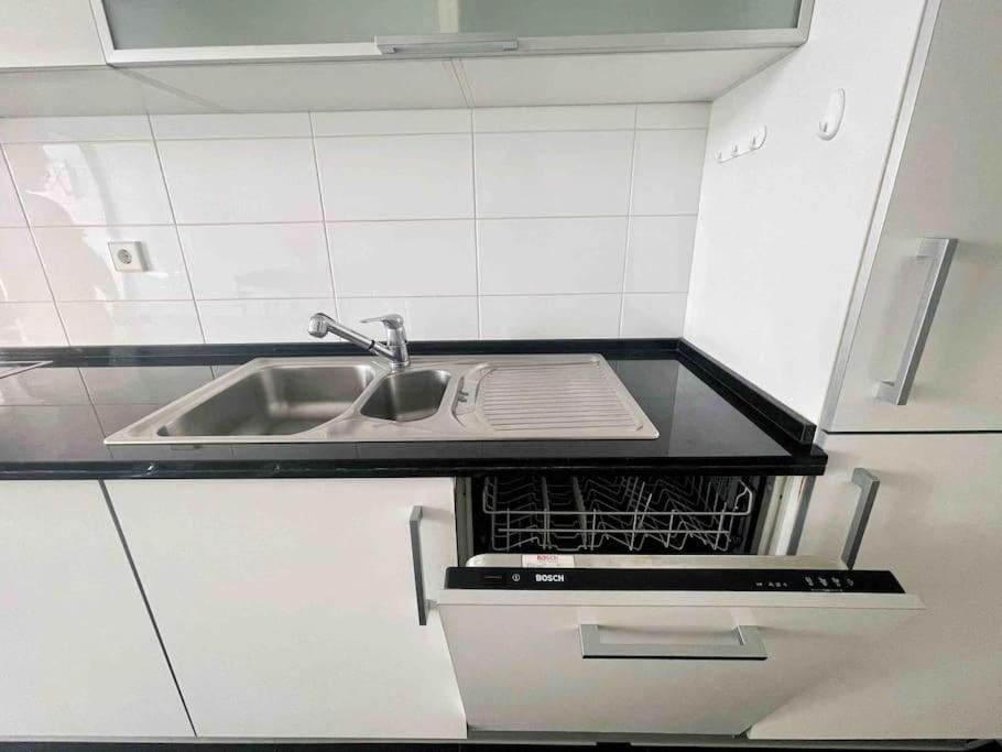 Airport Expo Apartment Лиссабон Экстерьер фото